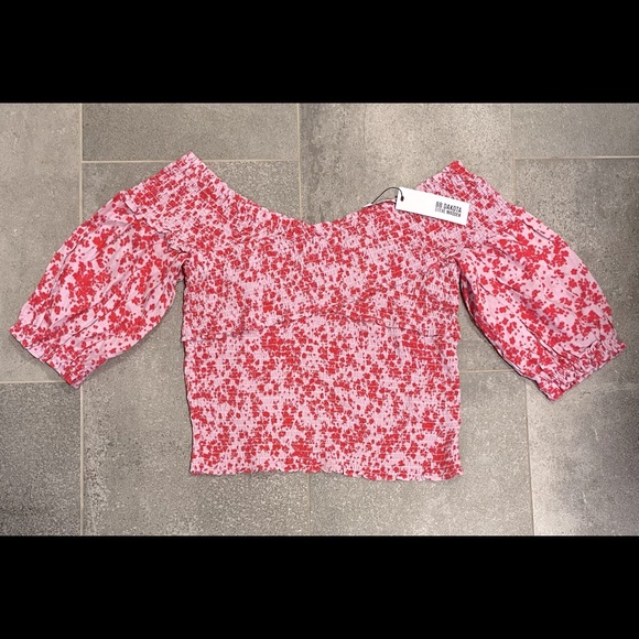 NWT STEVE MADDEN ADORABLE Ditsy Smocked Off Shoulder Top In Violet Icing Sz M - Picture 10 of 10